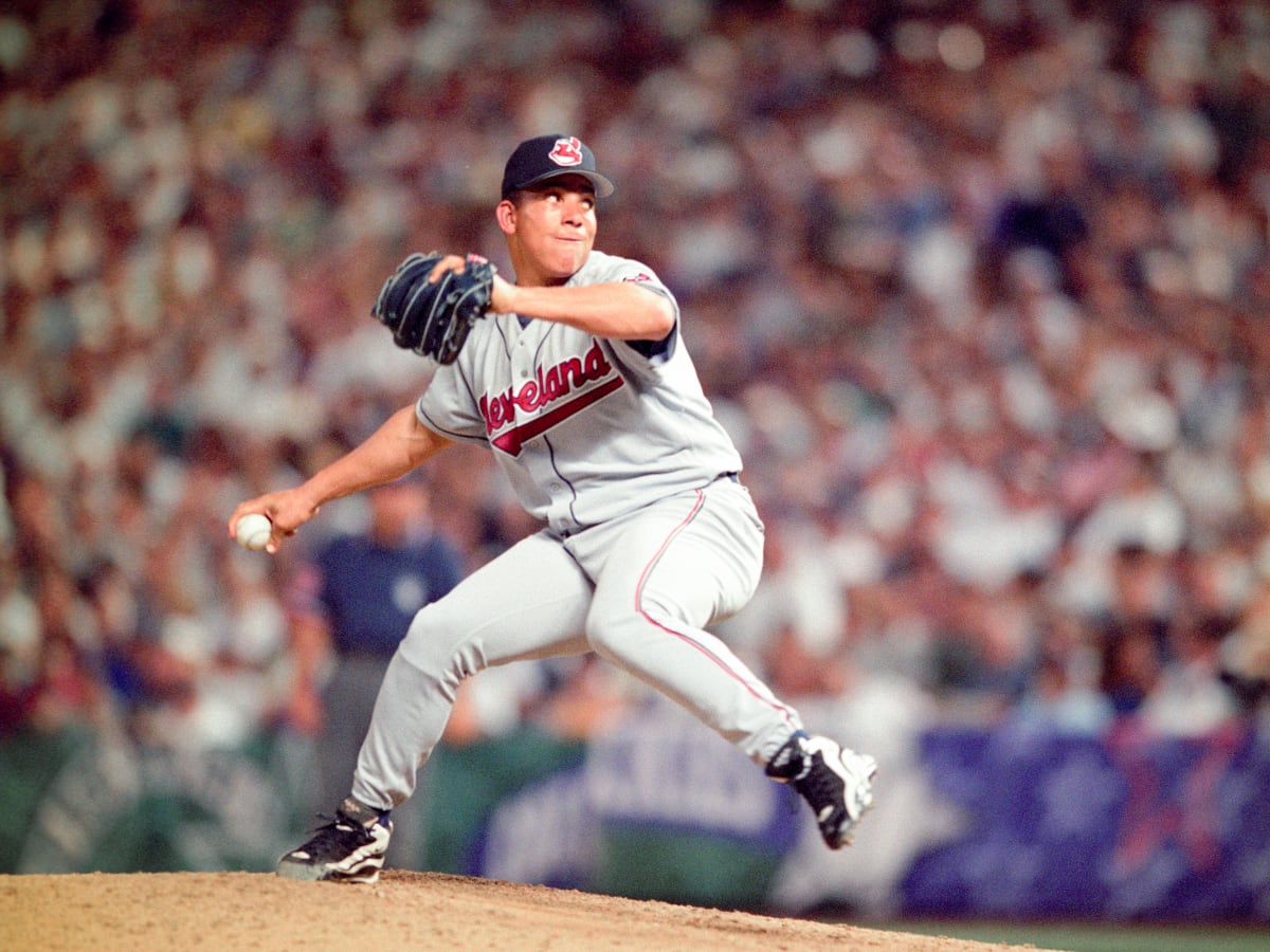 Legendary Cleveland Pitcher Officially Retires After 21-Season