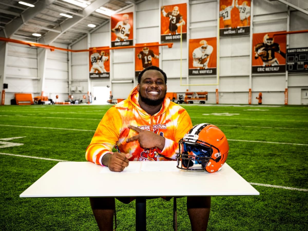 Browns' rookie Dawand Jones wants 'the real truth' on love of football