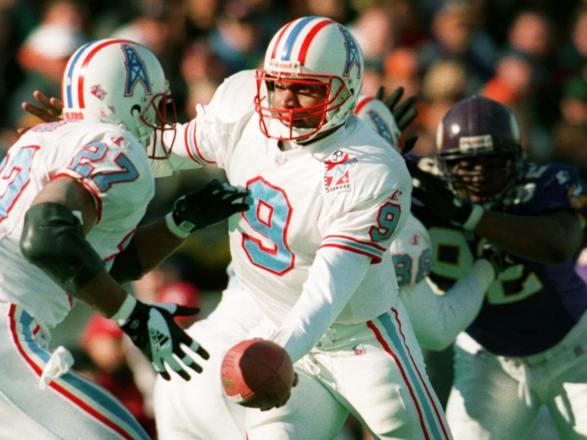 Clad in Oilers uniforms, Titans win Hall of Fame Game