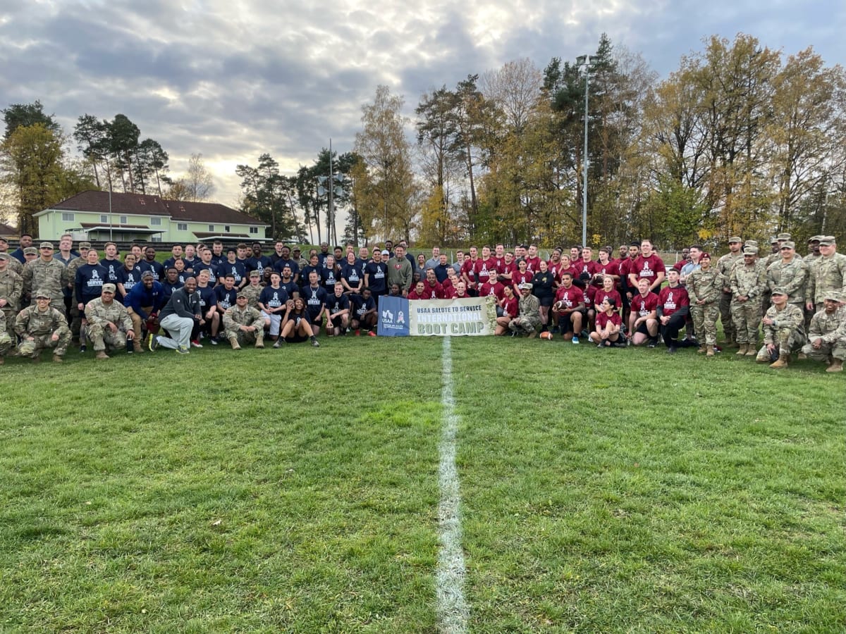 Buccaneers and Seahawks Legends Join Military Members as NFL