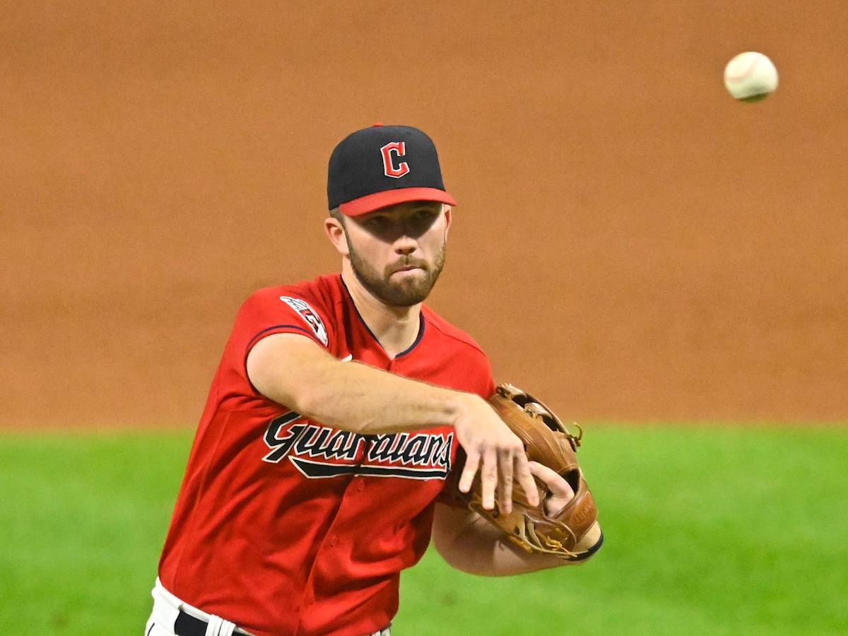 Lucas Giolito clobbered in Guardians debut; David Fry saves bullpen