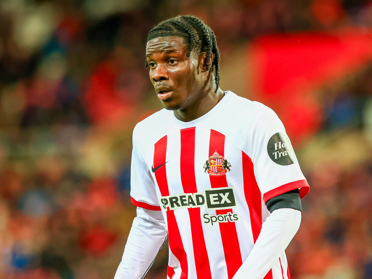 Eliezer Mayenda joins Hibernian on loan to complete Sunderland January  business - Sports Illustrated Sunderland Nation