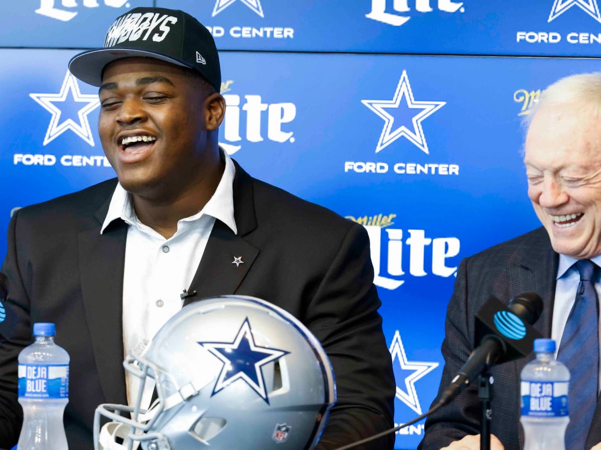 Cowboys sign 1st-round pick Tyler Smith, work him at guard in minicamp