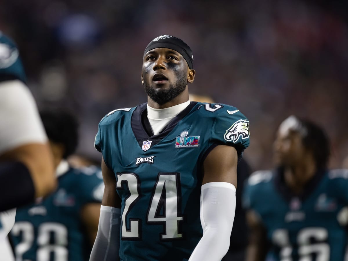 Philadelphia Eagles cornerback James Bradberry (24) breaks up a