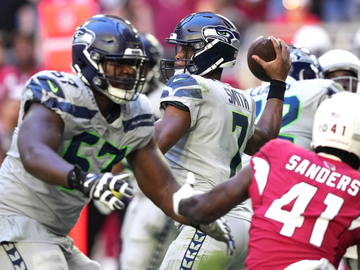 Let Geno Cook? Seahawks offense passed a lot more than many expected in  Week 1 - Field Gulls