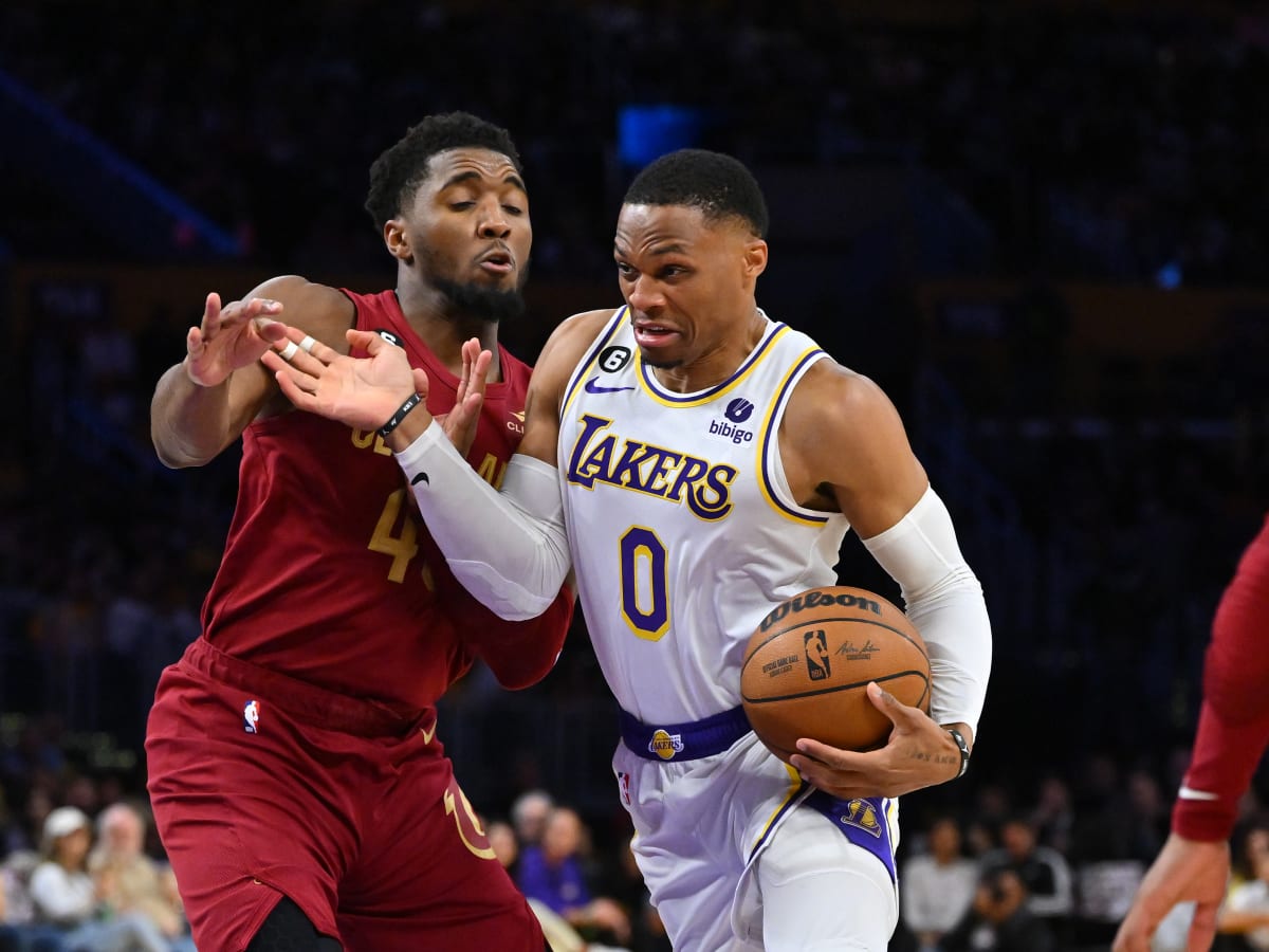 Cleveland Cavaliers win eighth straight, down LeBron James and struggling  Los Angeles Lakers, 114-100