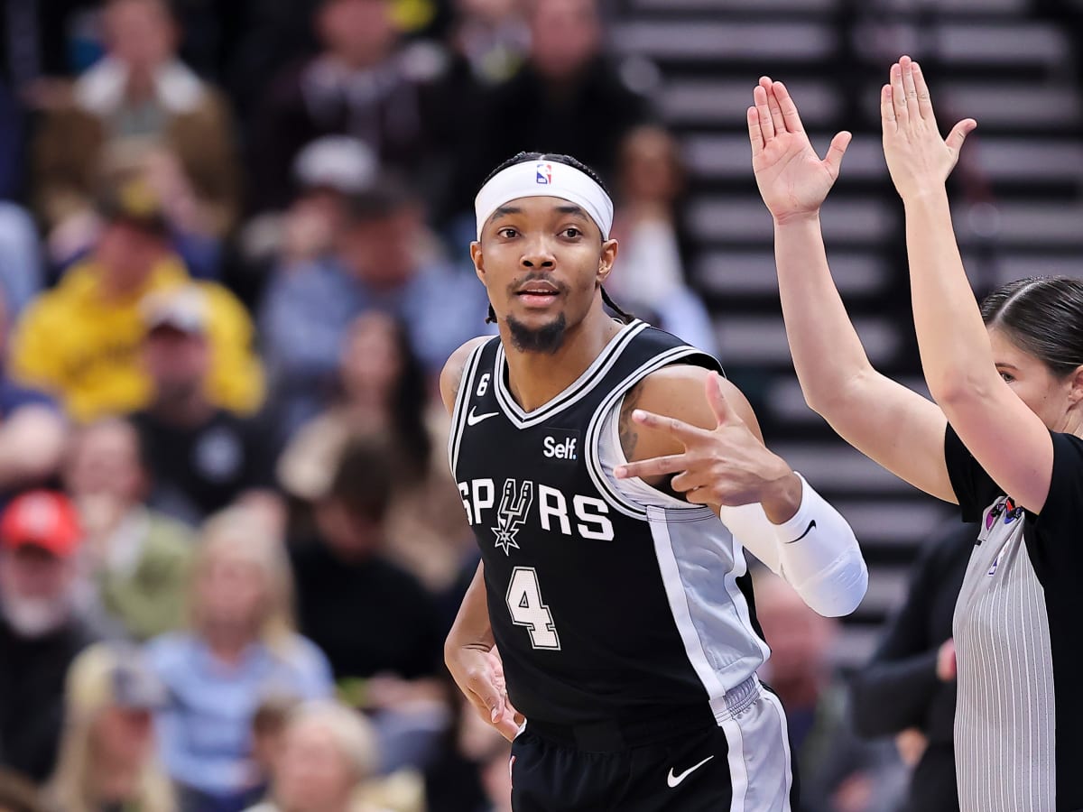 San Antonio Spurs Season-In-Review: Midseason Acquisition Devonte' Graham  'Playing Free' in San Antonio - Sports Illustrated Inside The Spurs,  Analysis and More