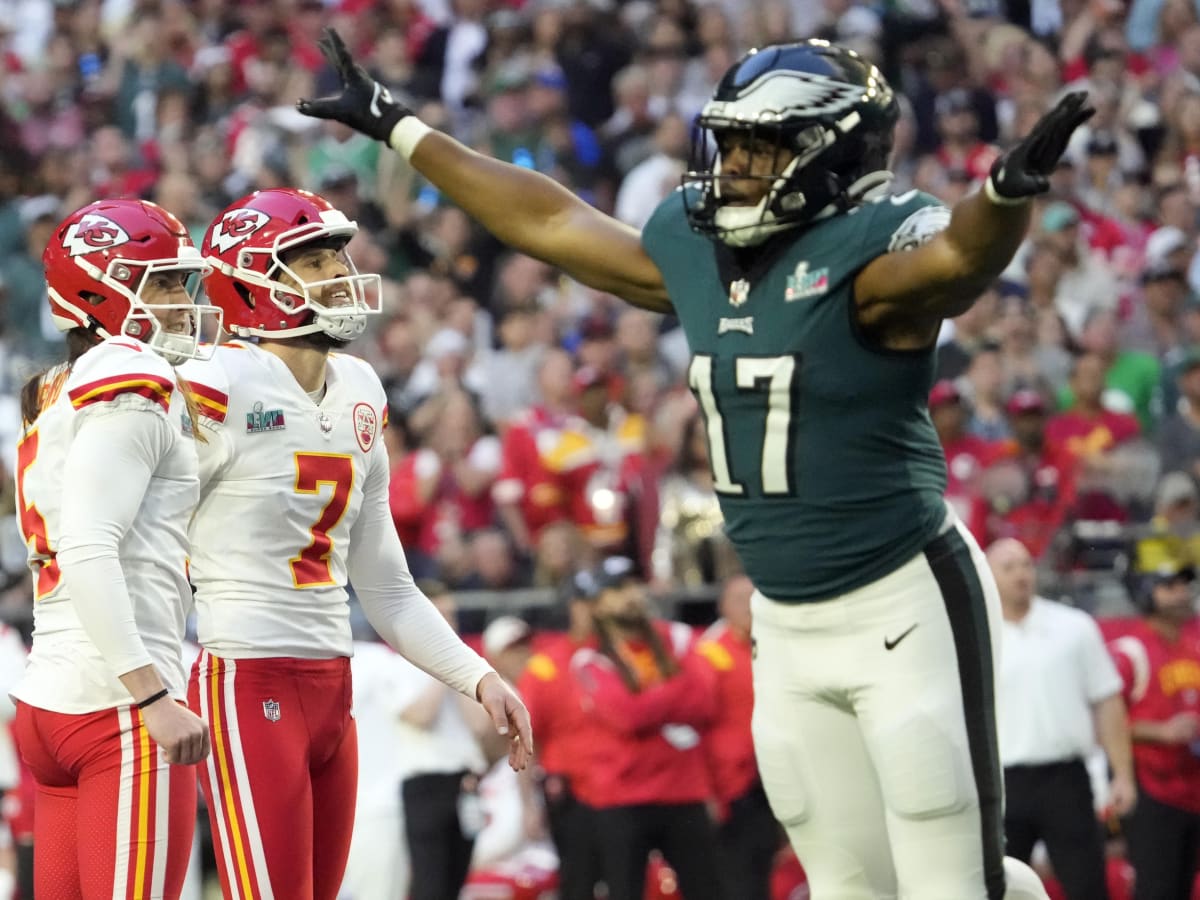 Halfway Through Rookie Season, Nakobe Dean Has Played Four Defensive Snaps  - Sports Illustrated Philadelphia Eagles News, Analysis and More