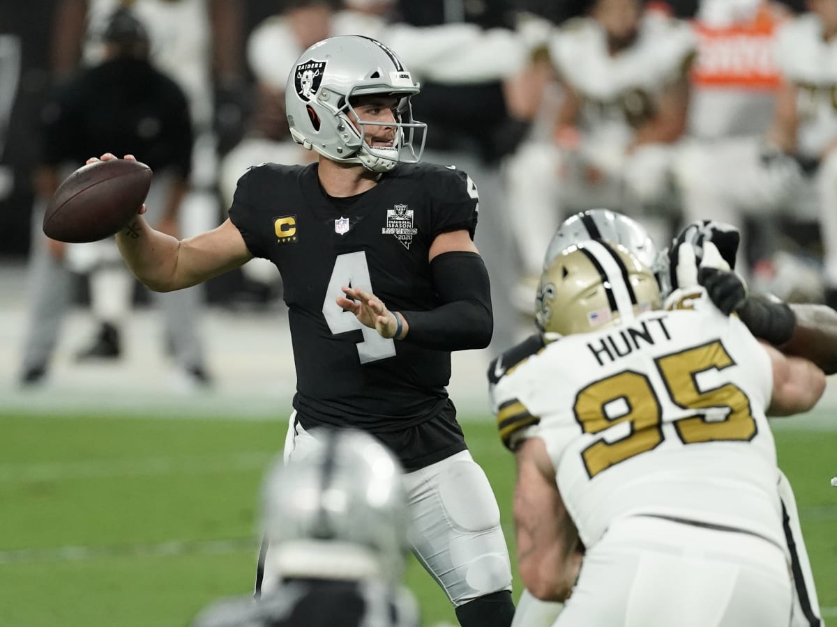 Saints QB Derek Carr starts against Tampa Bay one week after his shoulder  injury - The San Diego Union-Tribune