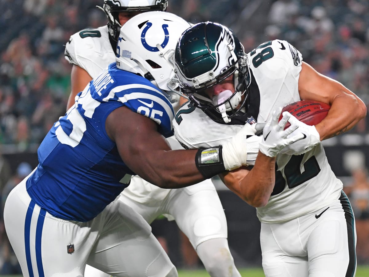 INDIANAPOLIS, IN - NOVEMBER 20: Philadelphia Eagles Tackle Lane Johnson  (65) lines up for a play during the NFL football game between the  Philadelphia Eagles and the Indianapolis Colts on November 20