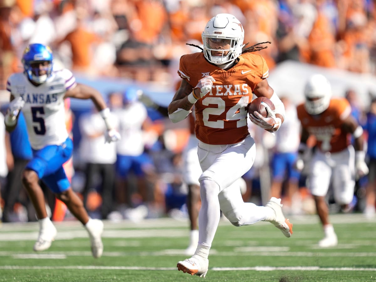 Texas Football: Bijan Robinson wins Big 12 Newcomer of the Week