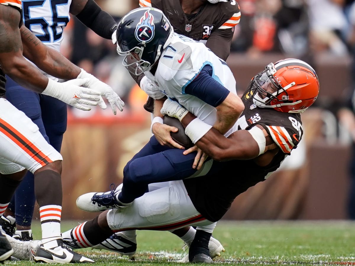 Cleveland Browns beat Pittsburgh Steelers, move into AFC North lead