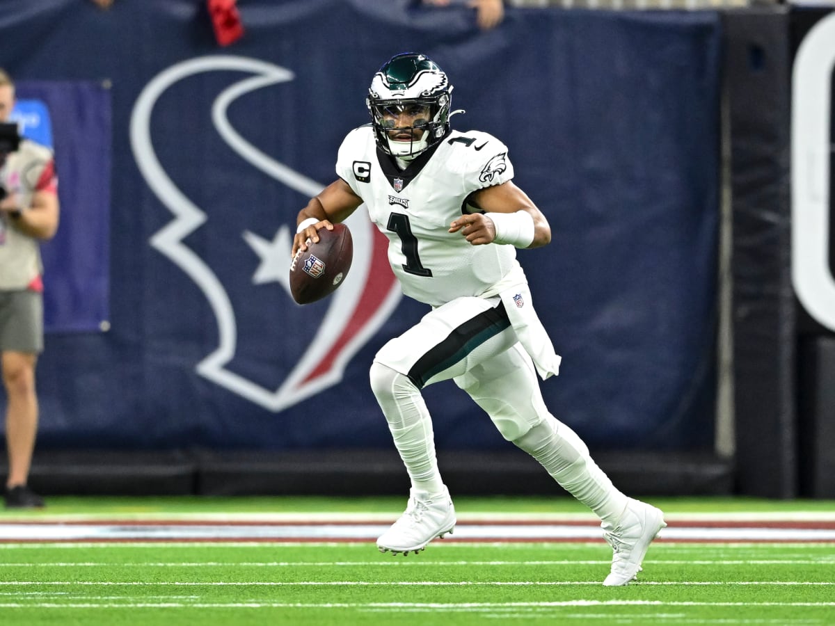 Hurts, Eagles beat Texans 29-17 for their first 8-0 start - ABC13