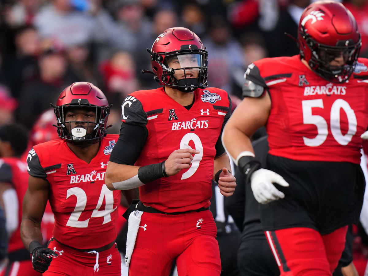 Cincinnati mailbag: Bearcats' next apparel deal, Big 12 impact on  recruiting and facilities, facing Notre Dame - The Athletic