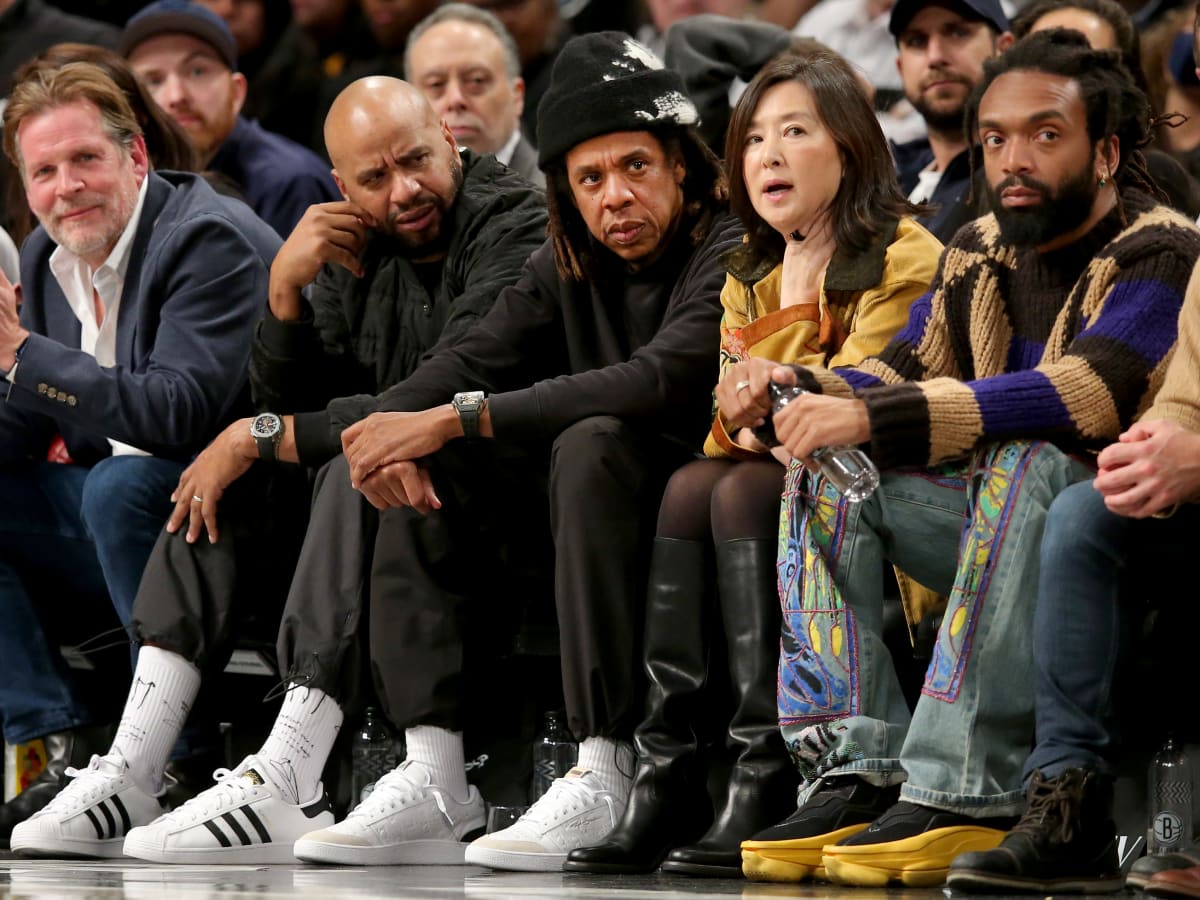 Stars courtside at basketball games, Gallery