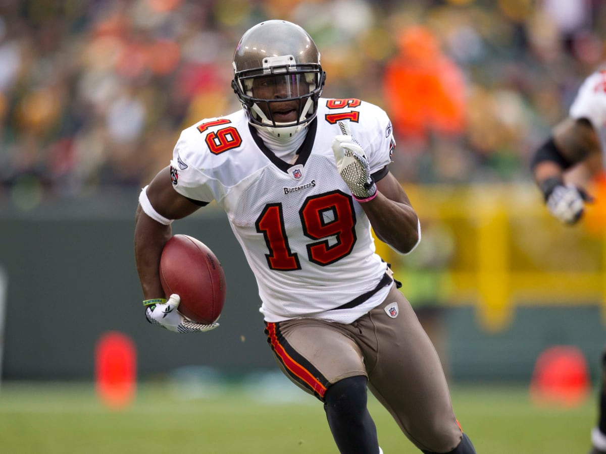 Photo: Tampa Bay Buccaneers Mike Williams catches a screen pass against the Dallas  Cowboys in Arlington, Texas. - ARL2012092315 