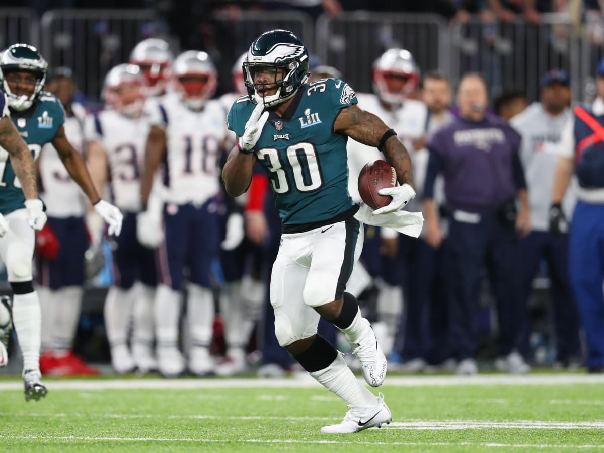 Former Philadelphia Eagles Super Bowl Hero Among Those Cut By Arizona  Cardinals - Sports Illustrated Philadelphia Eagles News, Analysis and More