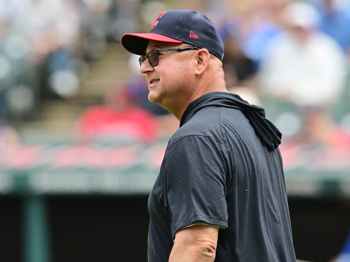 Guardians manager Terry Francona bids farewell to home crowd