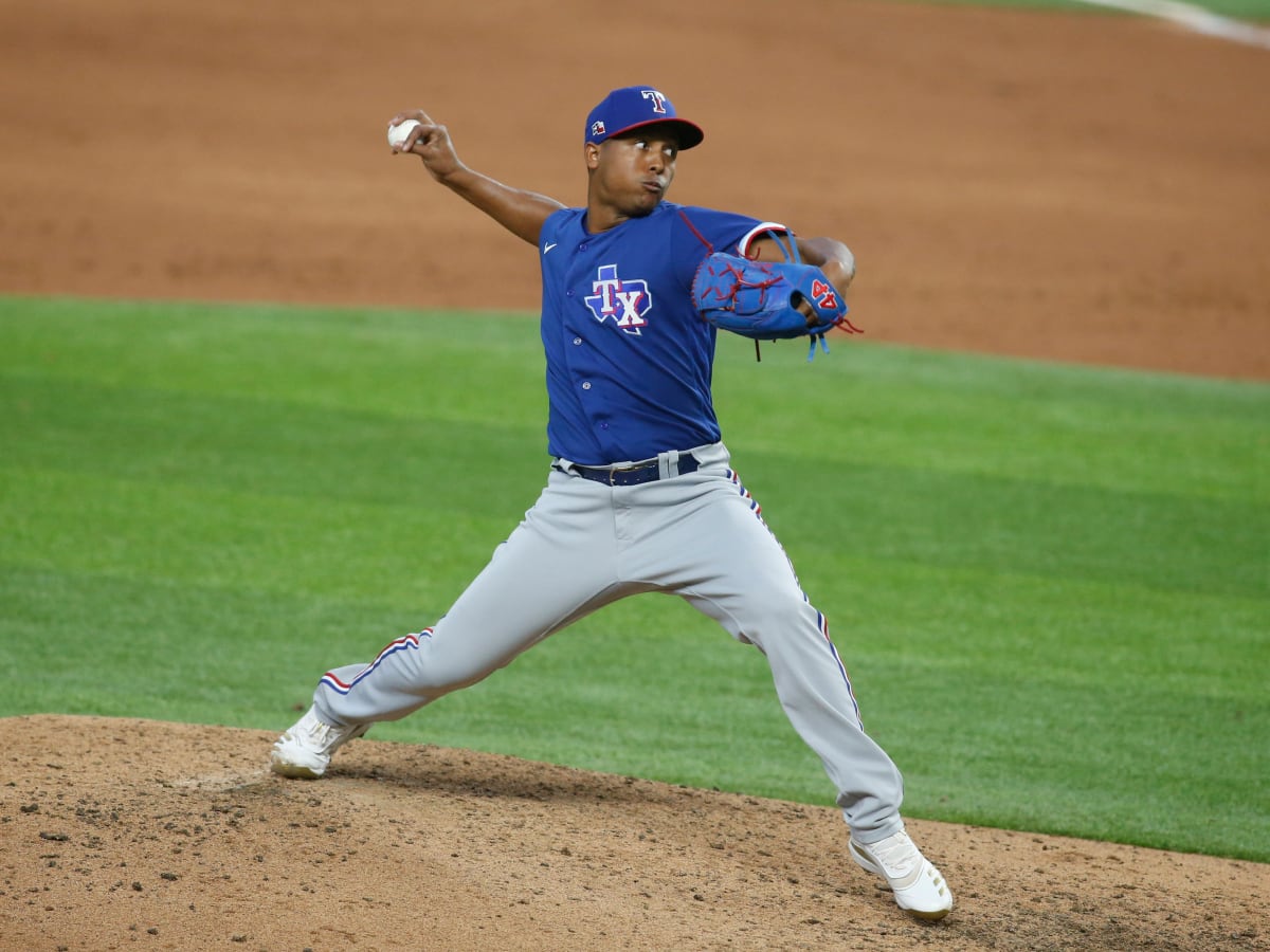 Rangers activate former closer Jose Leclerc from IL