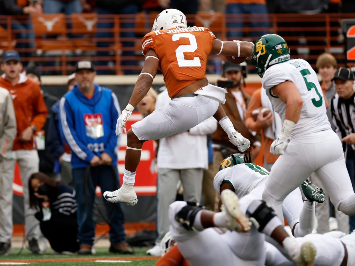 Former Texas Longhorns RB Roschon Johnson Impressing With Bears In  Preseason - Sports Illustrated Texas Longhorns News, Analysis and More