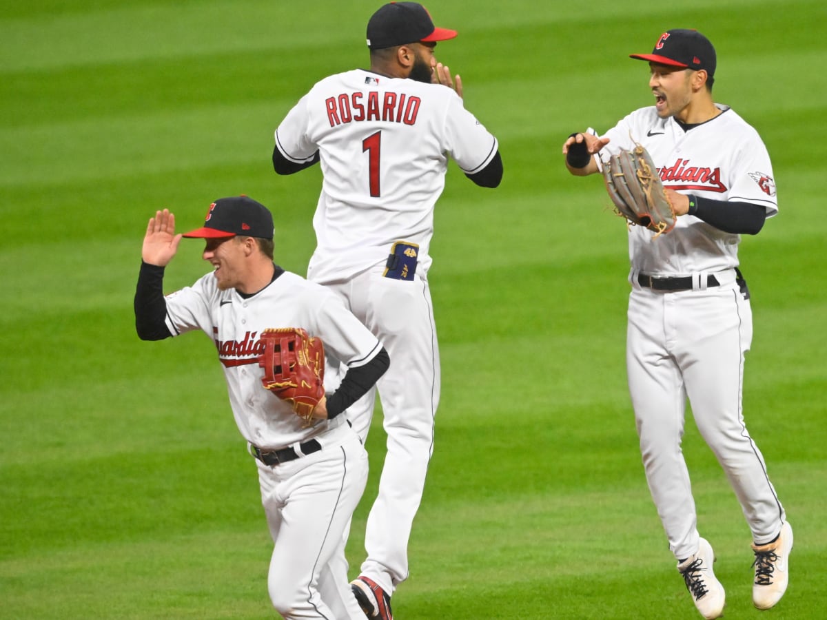 WATCH: Josh Bell Hits First Home Run In A Guardians Uniform - Sports  Illustrated Cleveland Guardians News, Analysis and More