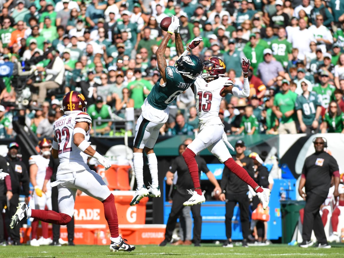 DeVonta Smith on Philadelphia Eagles Kelly Green Uniforms: 'An Every-Game  Thing!' - Sports Illustrated Philadelphia Eagles News, Analysis and More