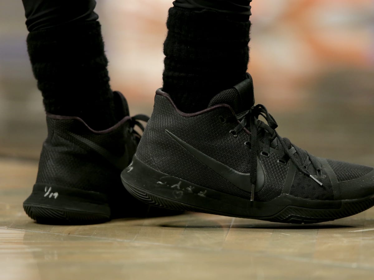 Kyrie Irving Covers the Nike Logo on His Sneakers and Writes 'I Am Free