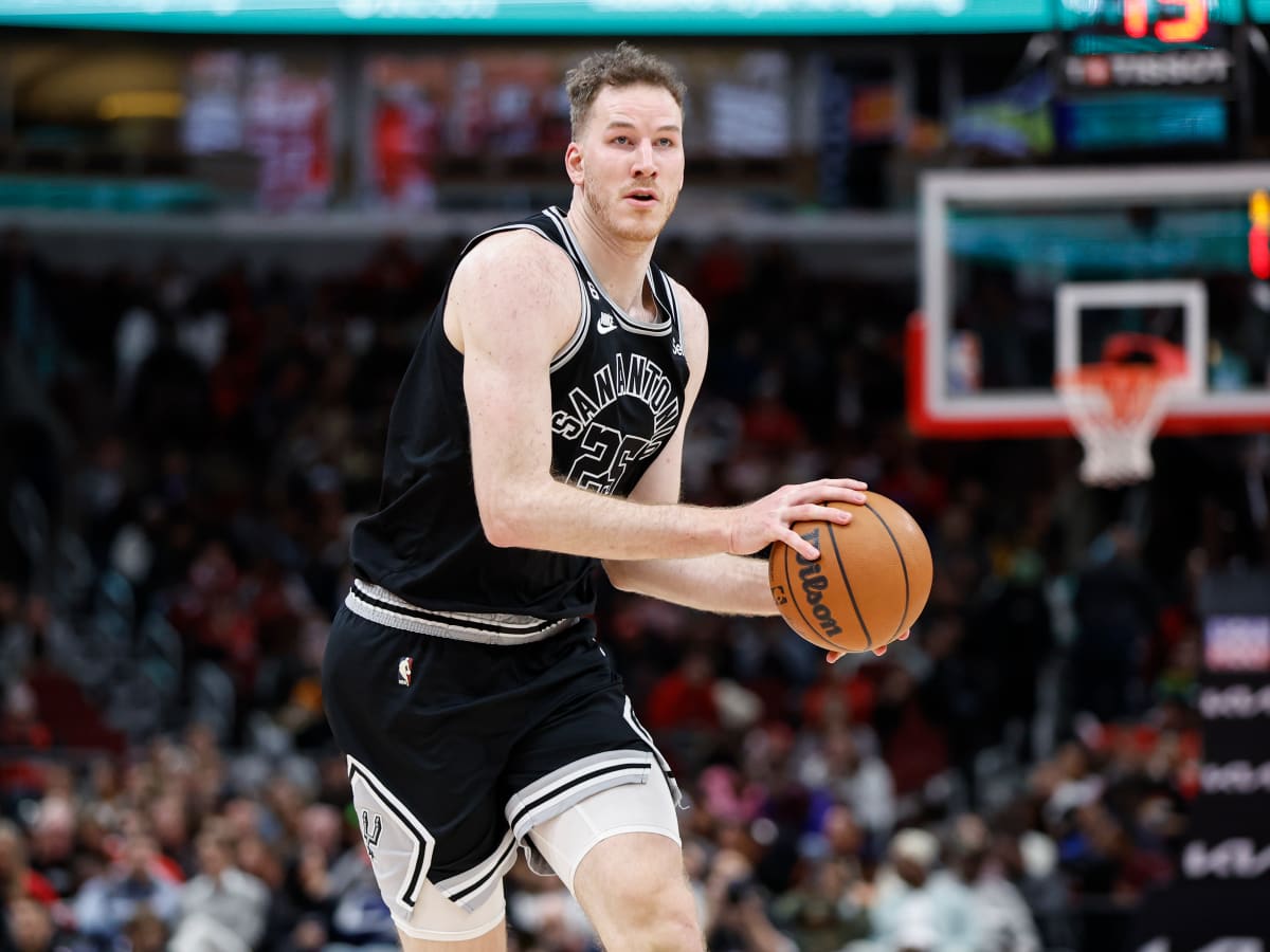 Adrian Wojnarowski on X: The Toronto Raptors are acquiring San Antonio  Spurs center Jakob Poeltl for Khem Birch, a protected 2024 first-round  draft pick and two future second-round picks, sources tell ESPN.