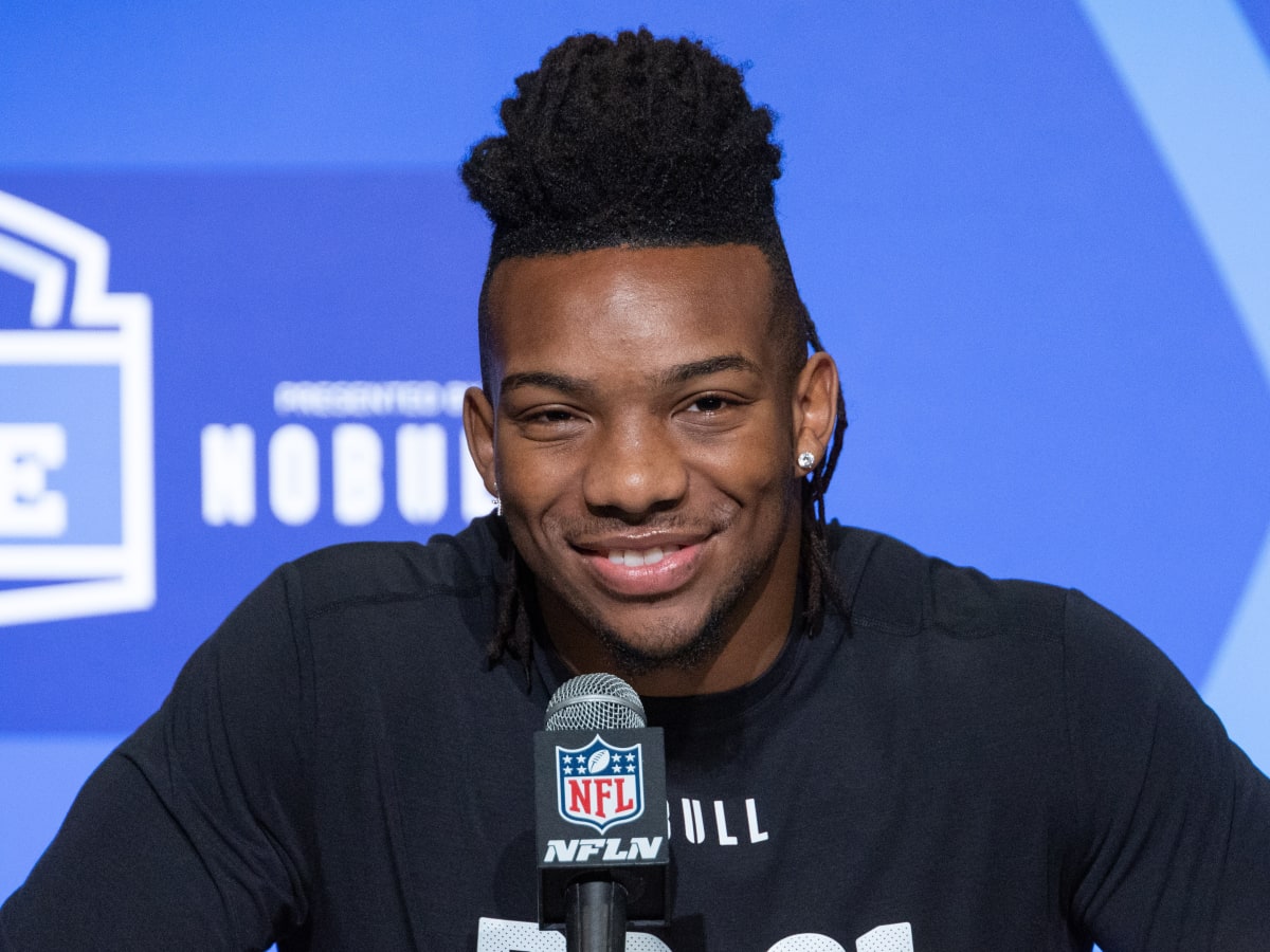 NFL Combine: Texas Longhorns' Bijan Robinson runs 40-yard dash in