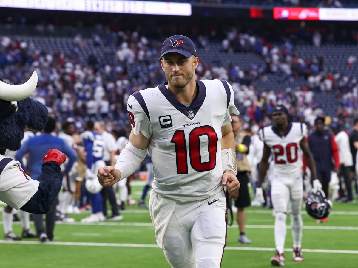 Texans upset Titans on Christmas Eve, vaulting Jaguars into first