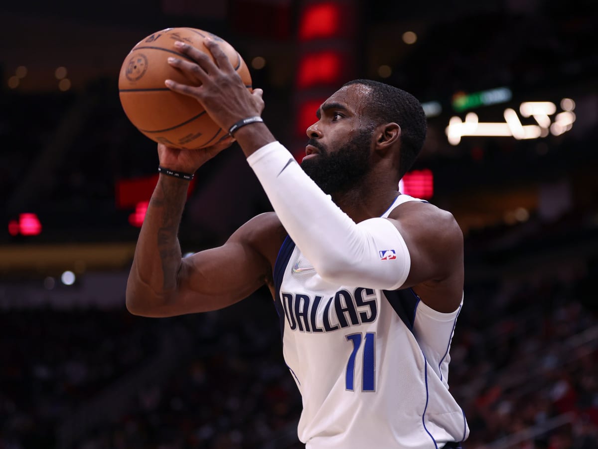 Dallas Mavericks forward Tim Hardaway Jr. (11) dribbles as Orlando