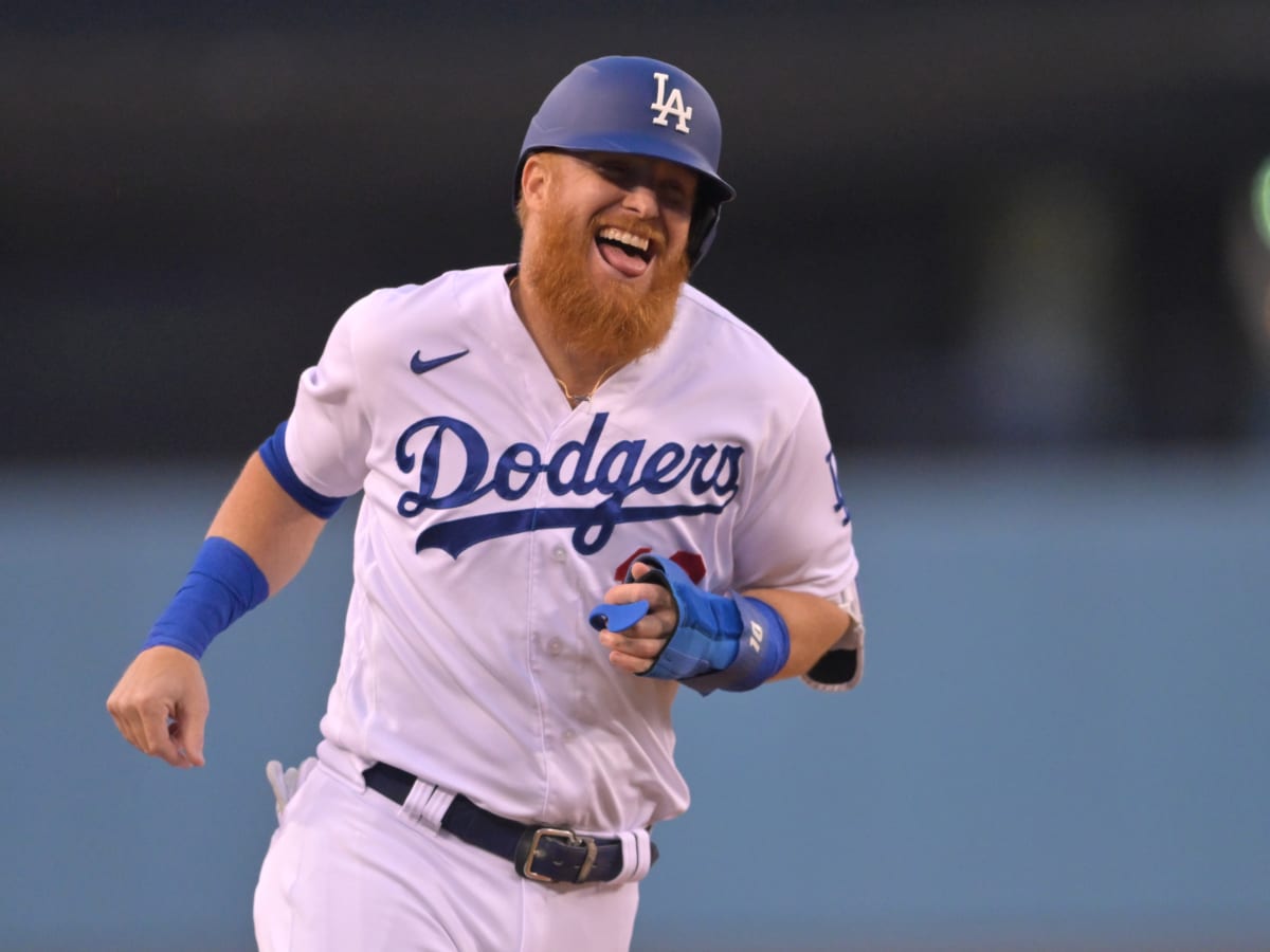 Dodgers News: Justin Turner Wears Custom Cleats To Honor Lakers