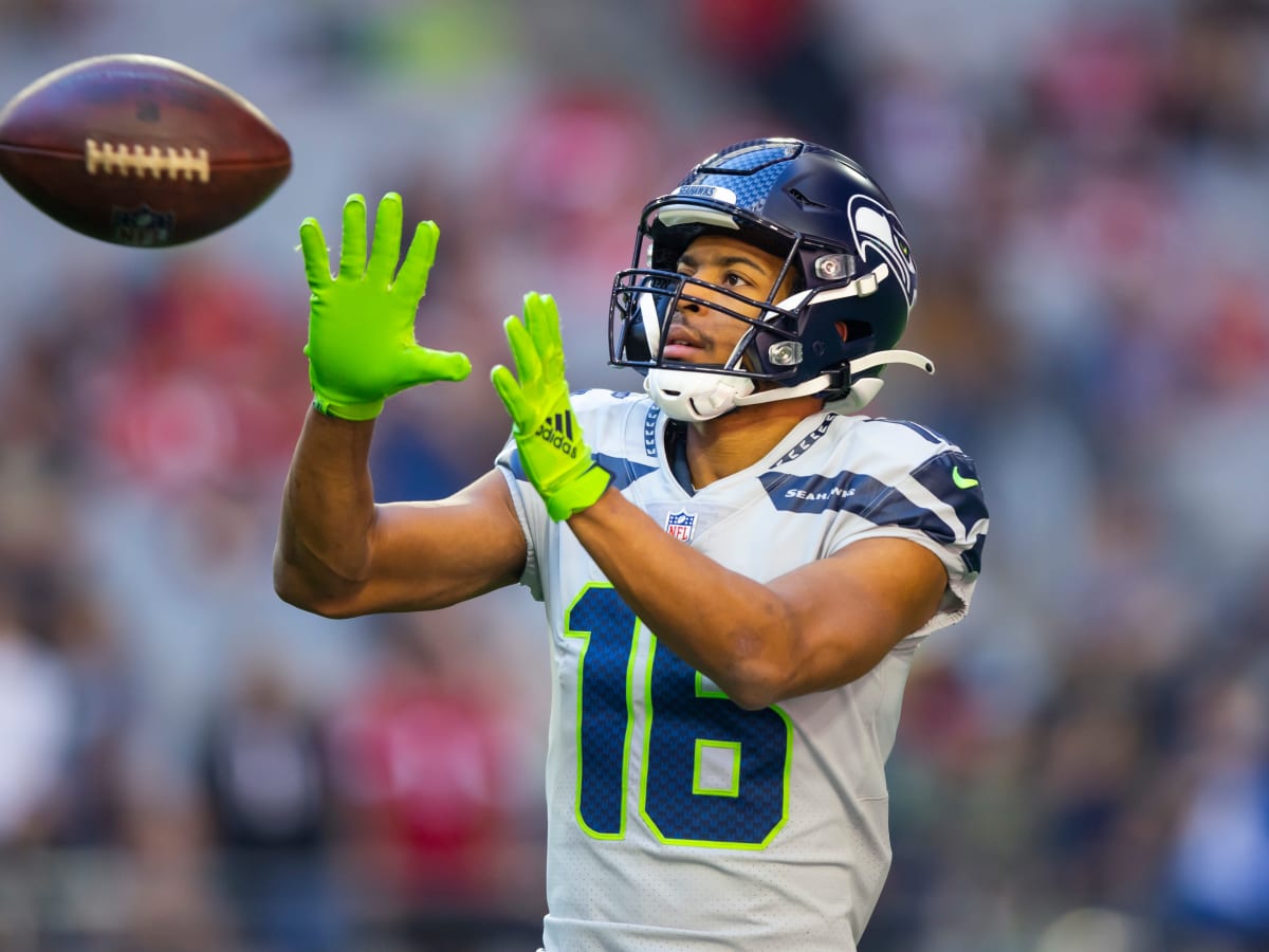 Seahawks wide receiver Tyler Lockett to have surgery on broken hand