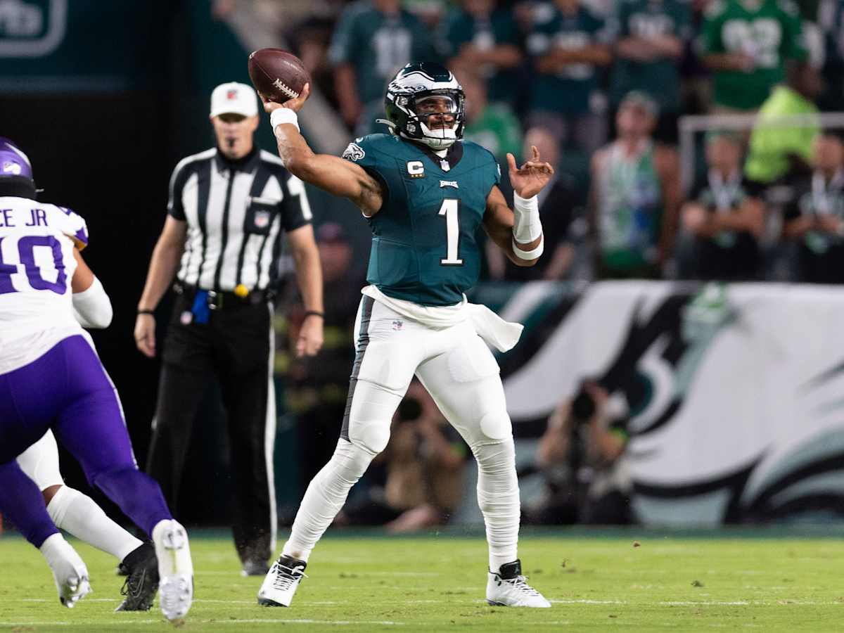 Jalen Hurts looks composed in Eagles' first preseason game, plus a glimpse  at Nick Sirianni's offense