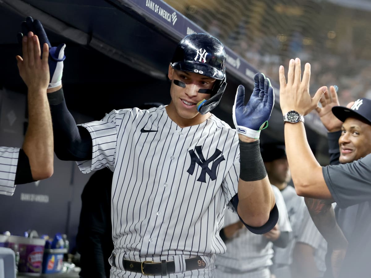 Yankees Break Team Home Run Record - The New York Times