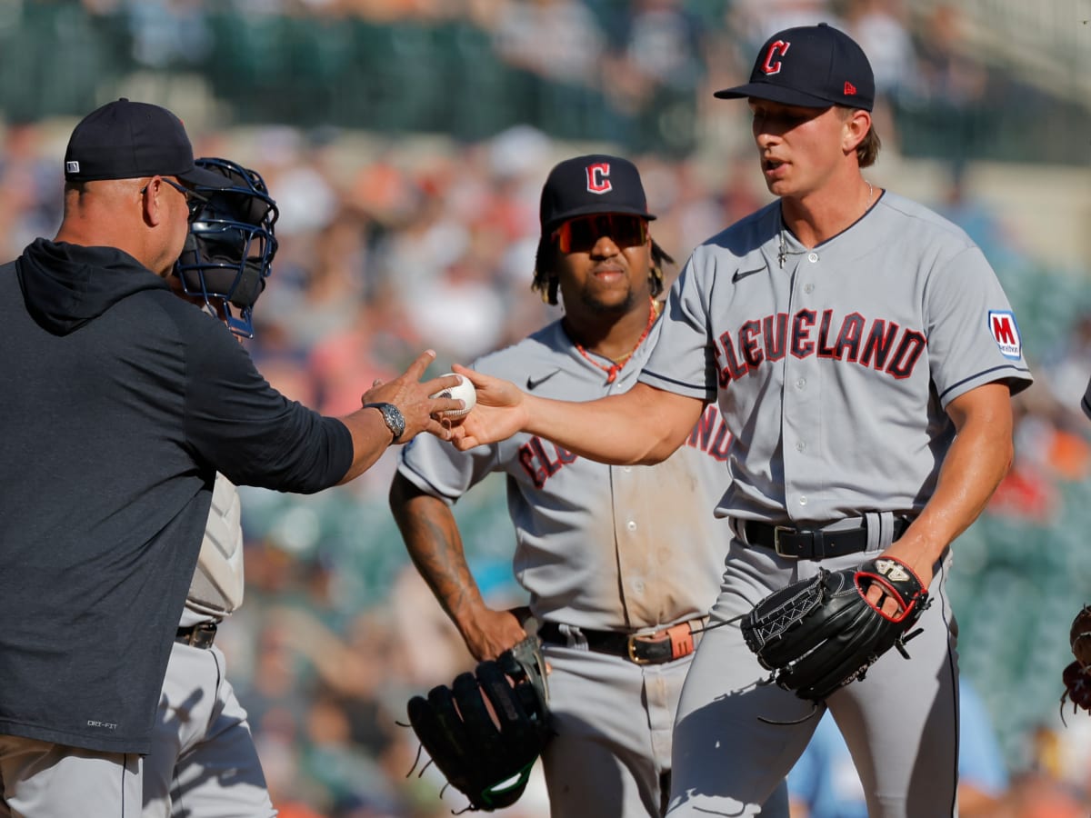 With Hand out, Indians bring up Karinchak for Twins series