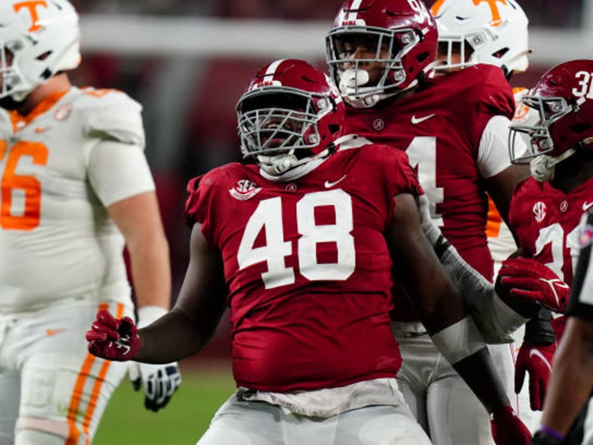 Washington Commanders defensive tackle Phidarian Mathis (98) runs a drill  during an NFL football practice at FedEx Field, Saturday, Aug. 6, 2022, in  Landover, Md. (AP Photo/Alex Brandon Stock Photo - Alamy