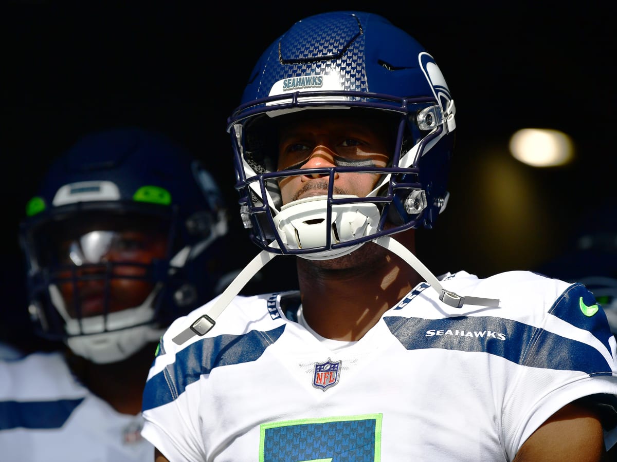 Seattle Seahawks' Jake Bobo Has Geno Smith, Bobby Wagner 'Excited!' -  Sports Illustrated Seattle Seahawks News, Analysis and More