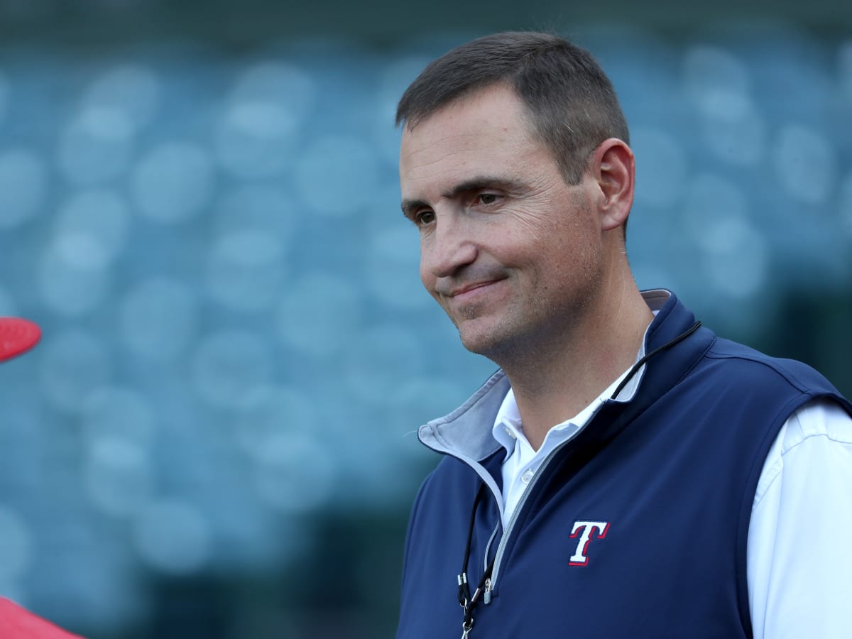 Rangers hire Mike Maddux as pitching coach, Dayton Moore as