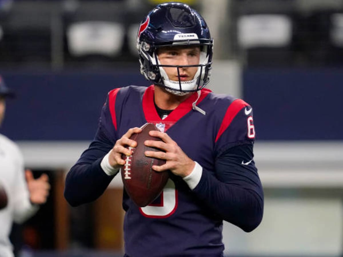 Texans to start QB Davis Mills vs. Cowboys, Kyle Allen benched 