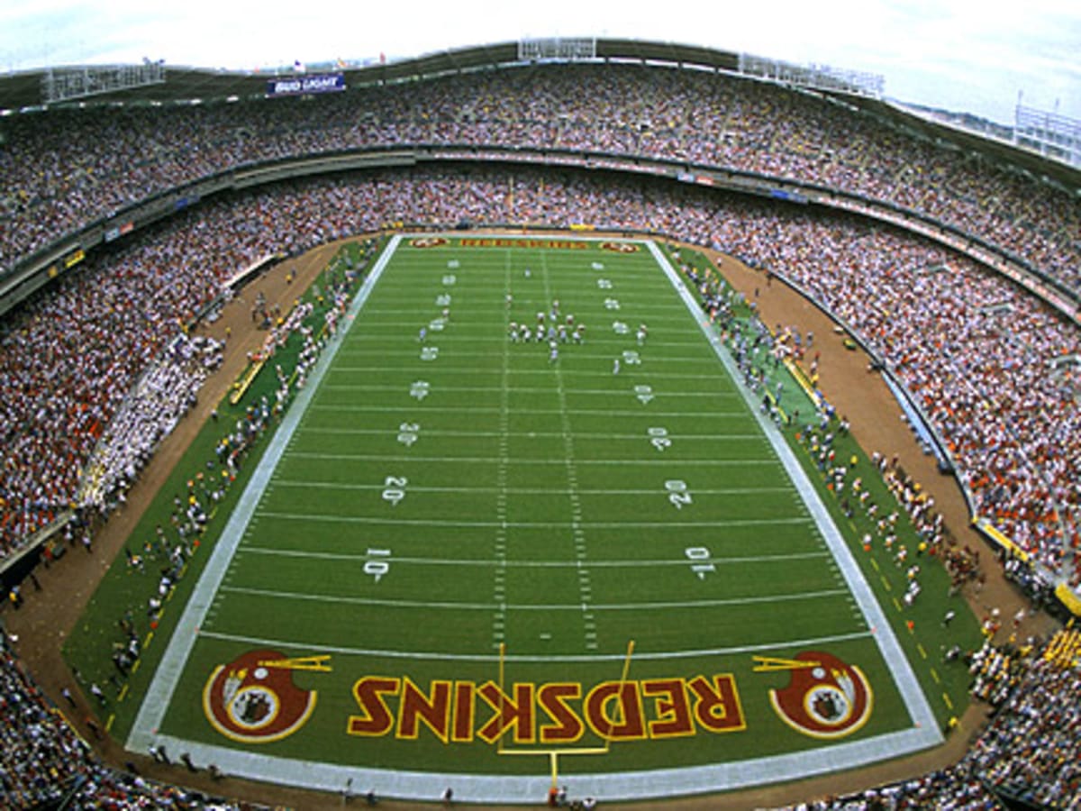 NFL's Washington Redskins told to come 'home' by D.C. mayor