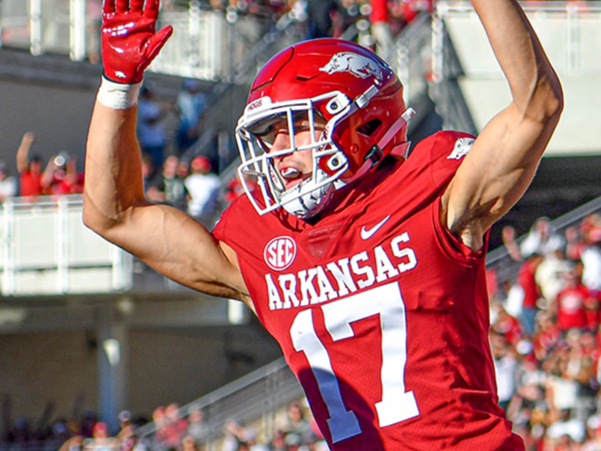 Arkansas downs Ole Miss, sets up championship game showdown with Tennessee