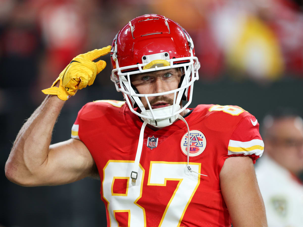 Travis Kelce Wears Amiri Jeans & Nike Dunks to Chiefs Game - Sports  Illustrated FanNation Kicks News, Analysis and More