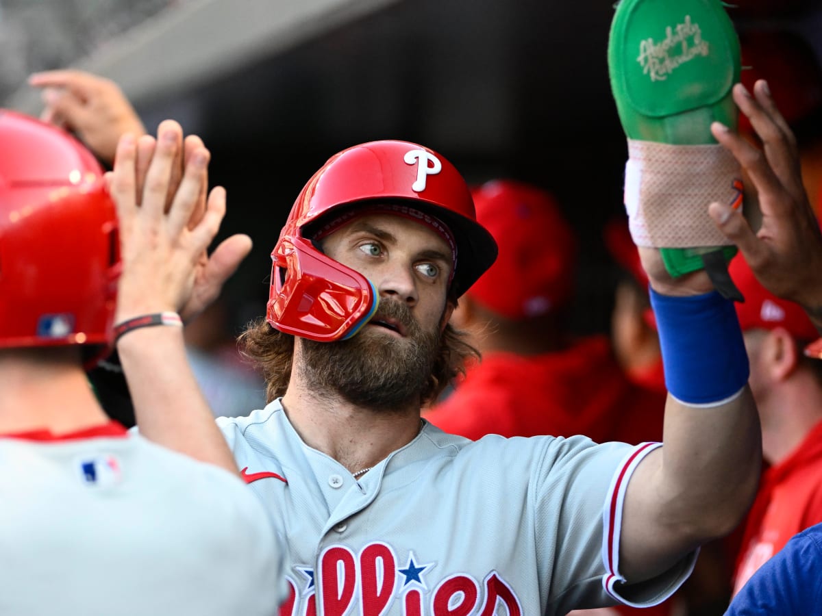 Phillies players cheer Pennsylvania at Little League World Series game