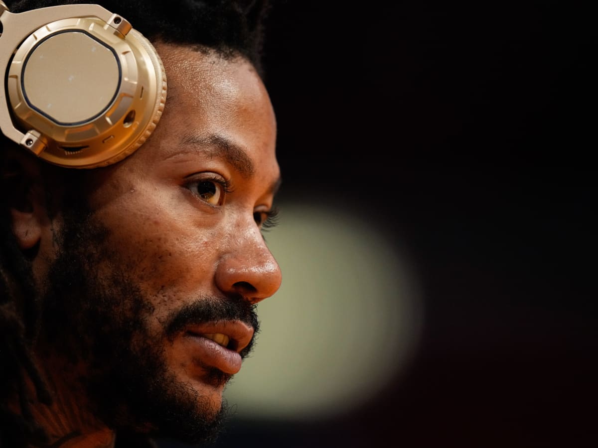 NBA Fans Have Heated Debate On Whether Or Not The Bulls Should Retire  Derrick Rose's Jersey: Made The Franchise Relevant Again - Fadeaway World