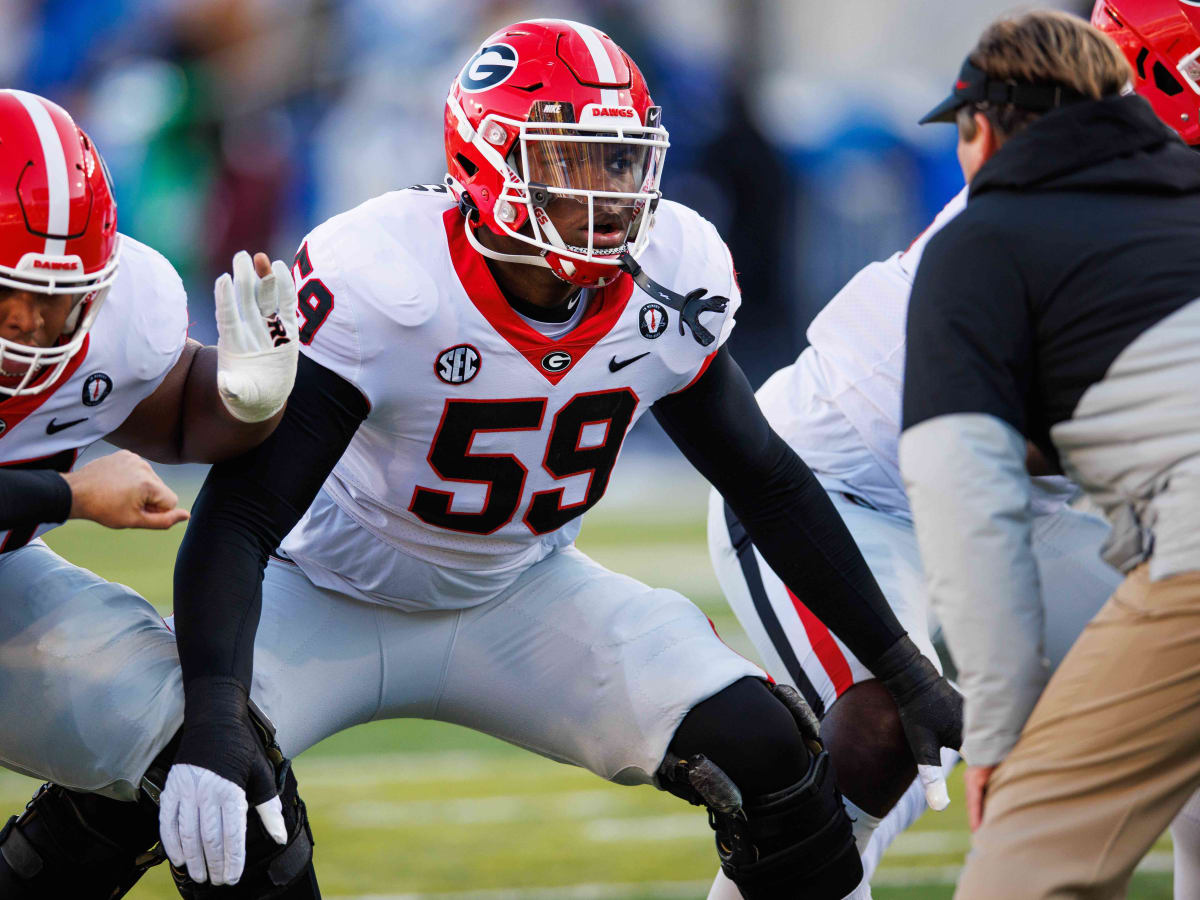 Chiefs move up to get Broderick Jones - Mock Draft Monday! 