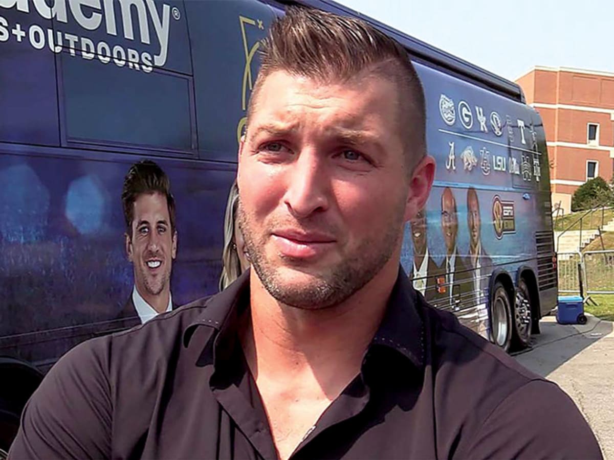 Tim Tebow appearance in Indy creates buzz for Indians vs. Syracuse series