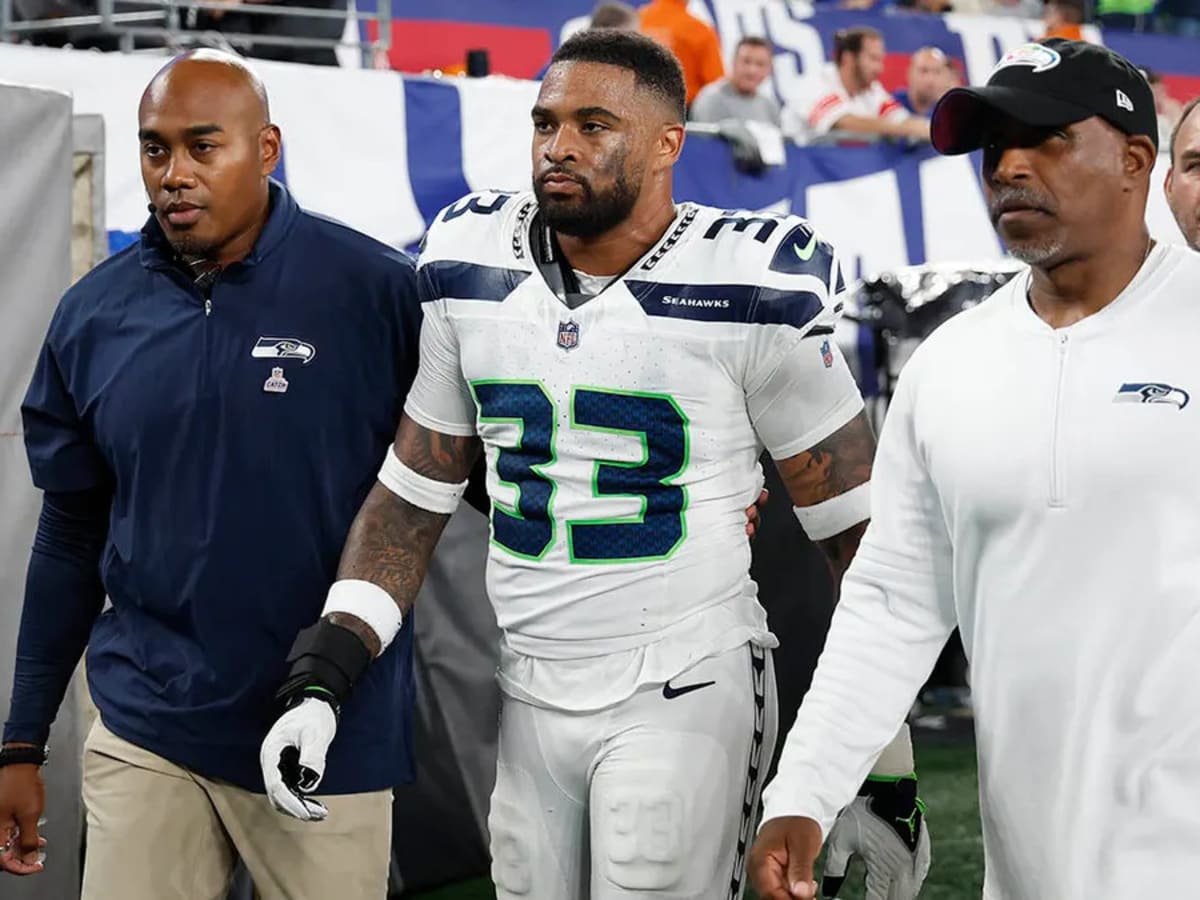 Seahawks' Jamal Adams yells at NFL official after leaving game with injury