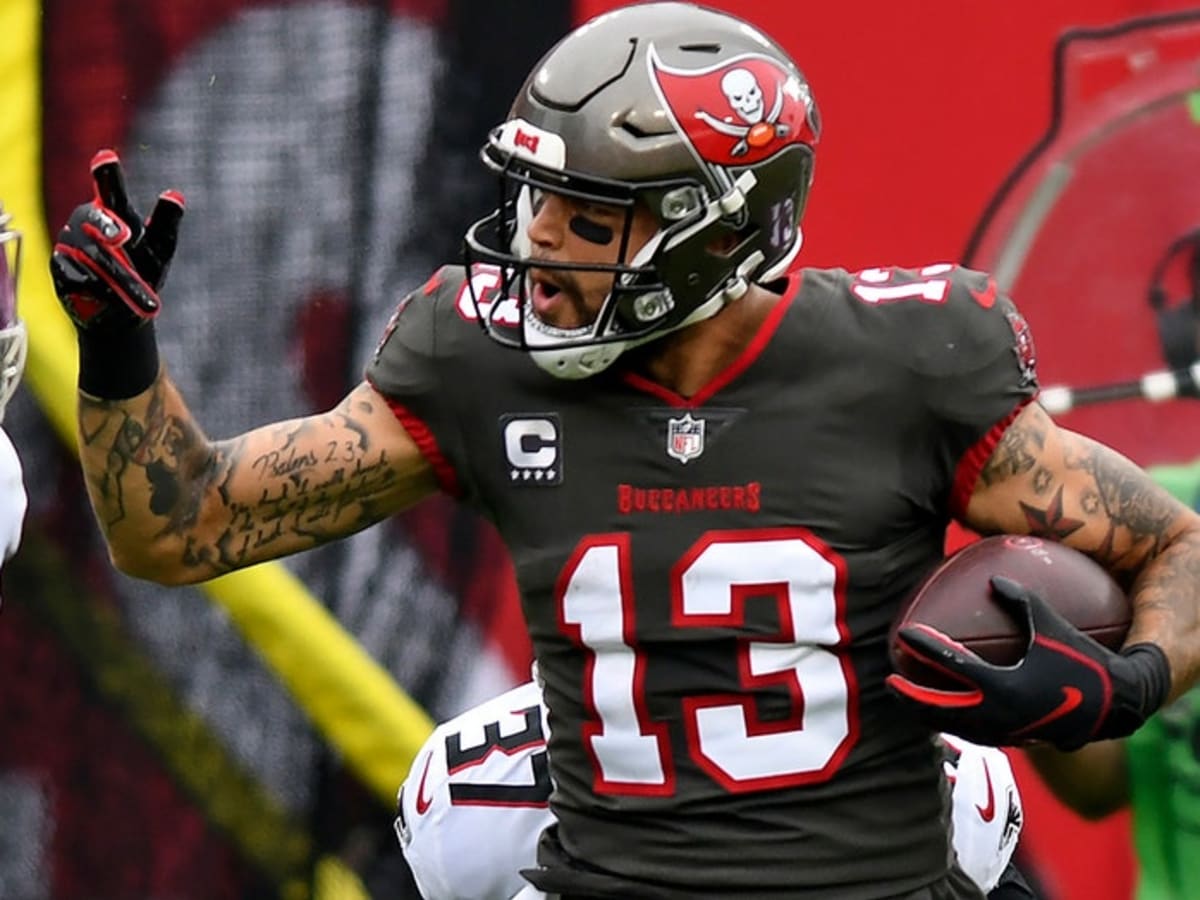 Aggies in the NFL: Check out Mike Evans SWEET pregame fit from Sunday