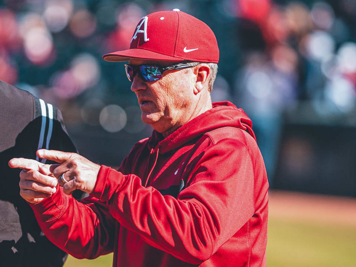 Dave Van Horn previews Stanford, Round Rock Classic for Arkansas baseball